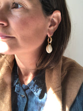 Load image into Gallery viewer, Dora Earrings Off-White